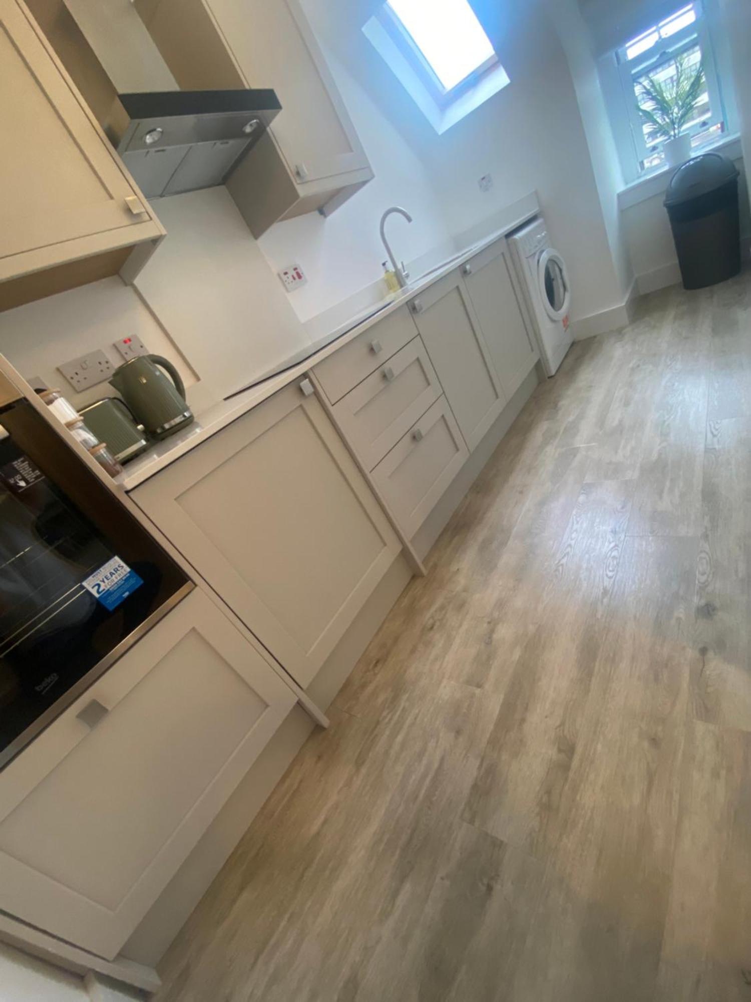 Apartment 6 Smithhills - Sleeps 3 Excellent Transport Links Glasgow & Airport *