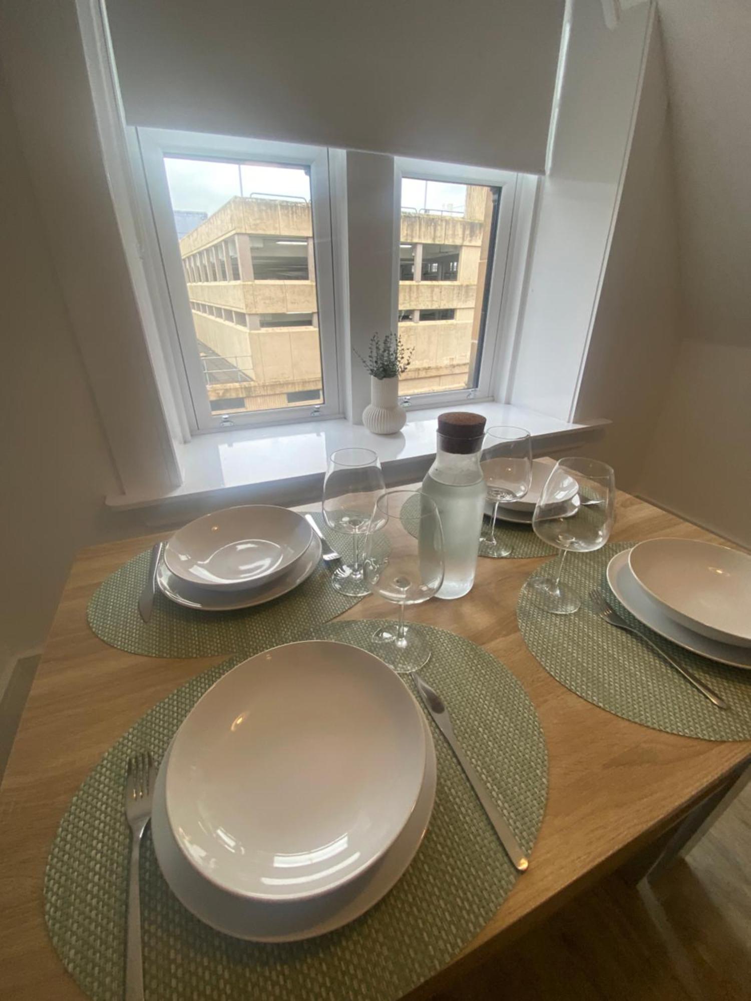 6 Smithhills - Sleeps 3 Excellent Transport Links Glasgow & Airport