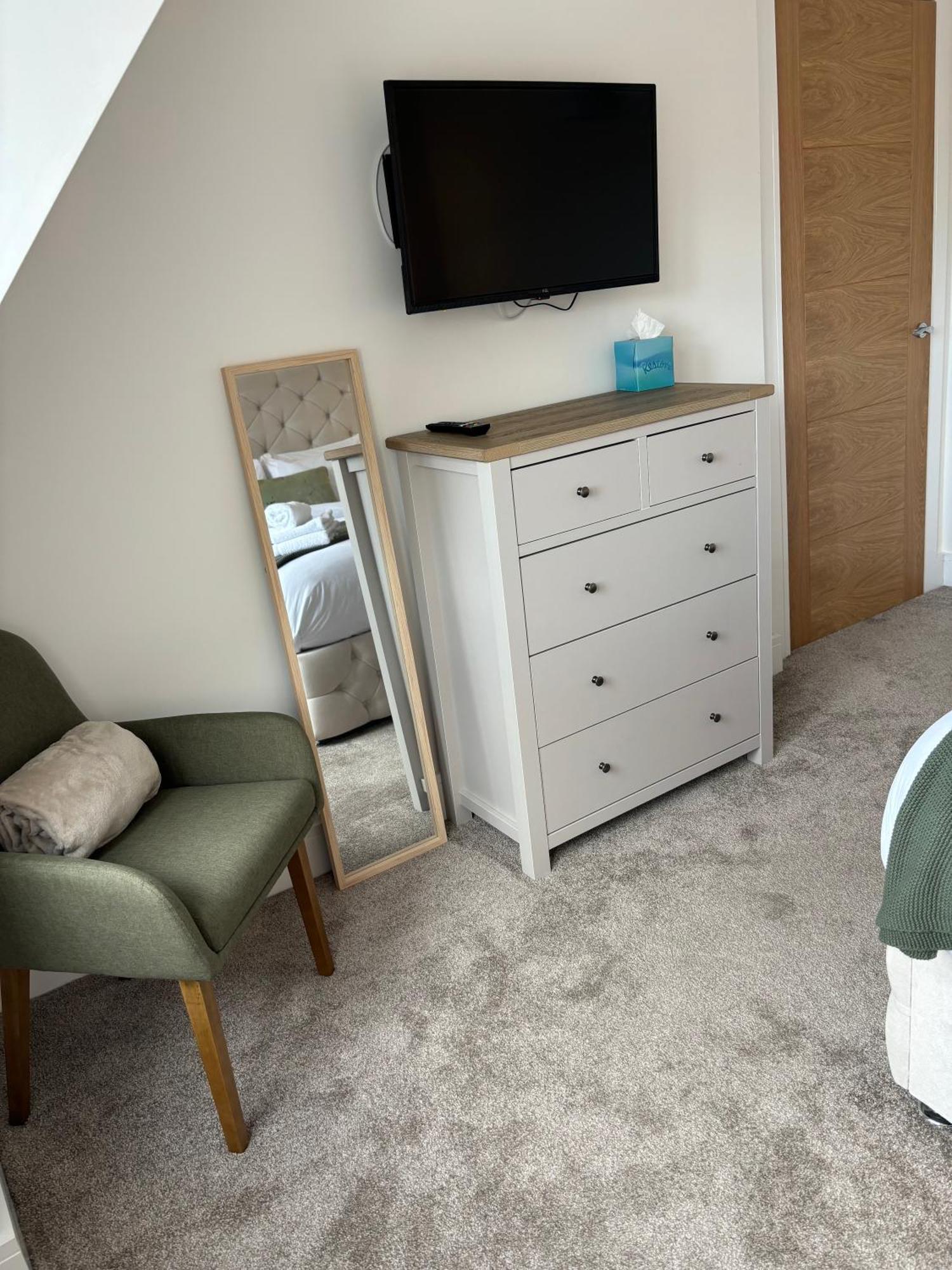 6 Smithhills - Sleeps 3 Excellent Transport Links Glasgow & Airport Paisley
