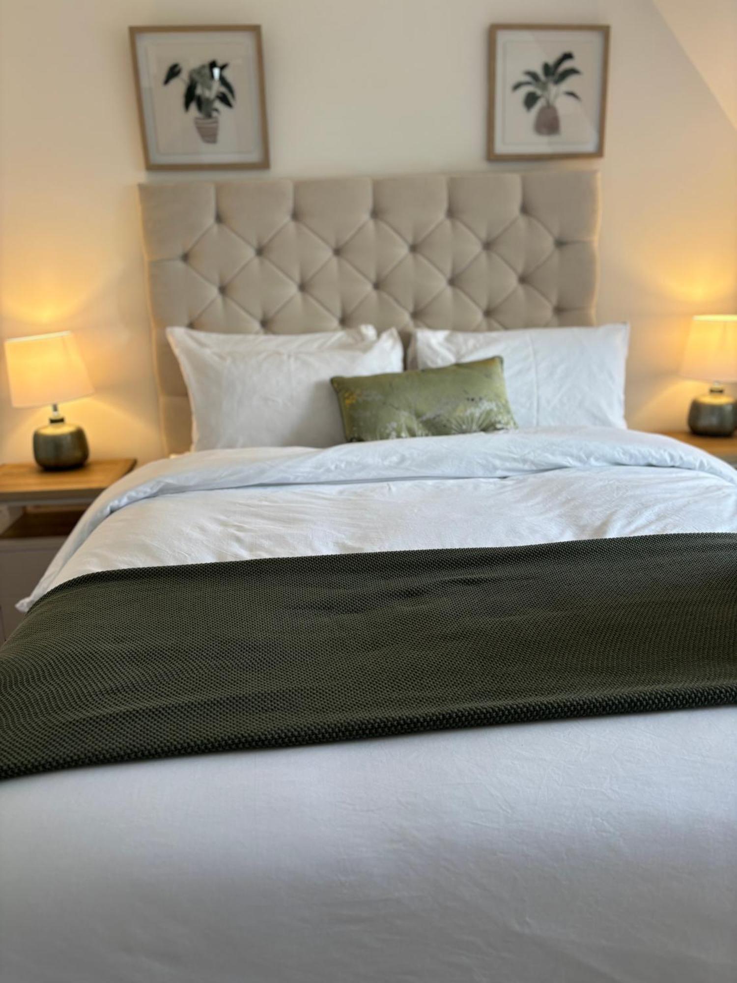 Apartment 6 Smithhills - Sleeps 3 Excellent Transport Links Glasgow & Airport